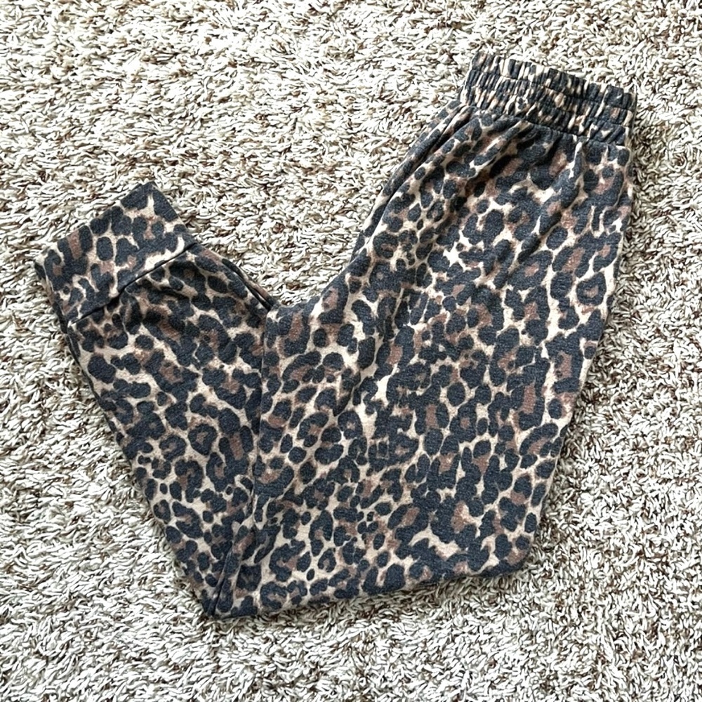 Leopard Joggers - Picture 4 of 9